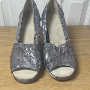 TOMS Elegant Silver Bling Peep-Toe Women's Shoes
